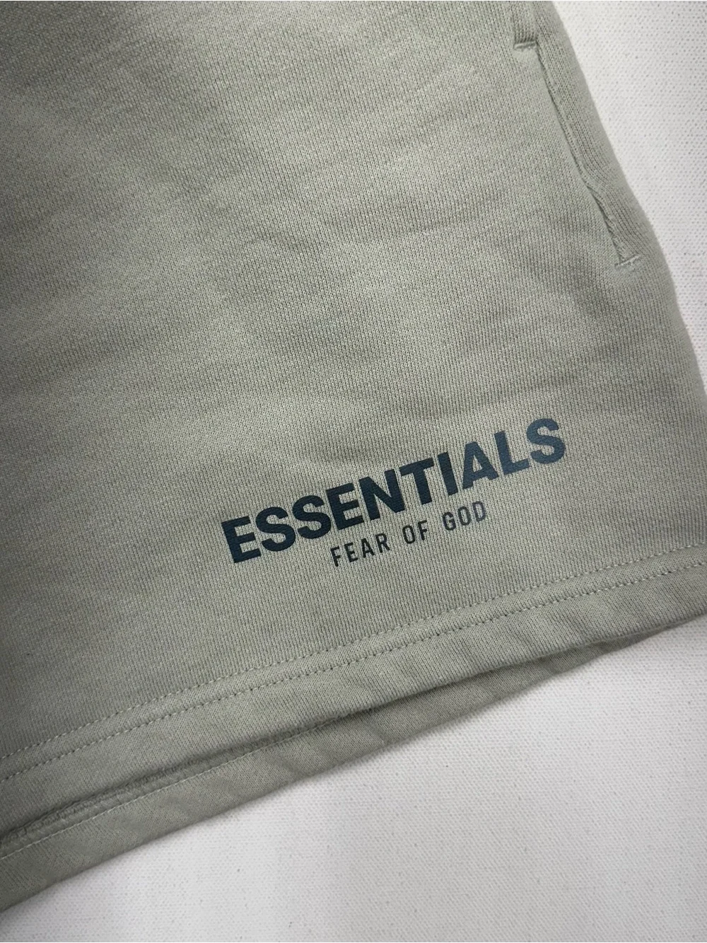 Fear of God ESSENTIALS Fleece Shorts Women’s Large Beige Sweat Shorts Logo